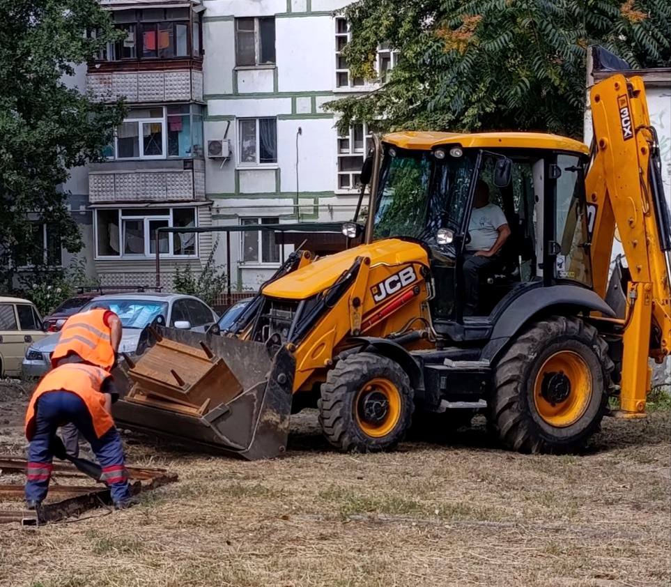 В Хортицком районе Запорожья демонтировали незаконное сооружение