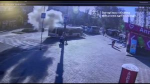 Российский FPV-дрон атаковал пассажирский автобус в Запорожье: есть раненые