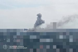 Россияне атаковали промышленный объект в Запорожье: последствия уточняют (ОБНОВЛЯЕТСЯ)