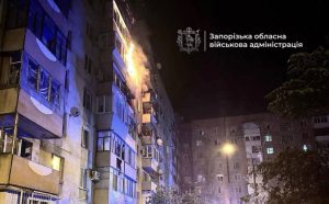 Россия ударила по жилому дому в Запорожье: что известно (ДОПОЛНЯЕТСЯ)
