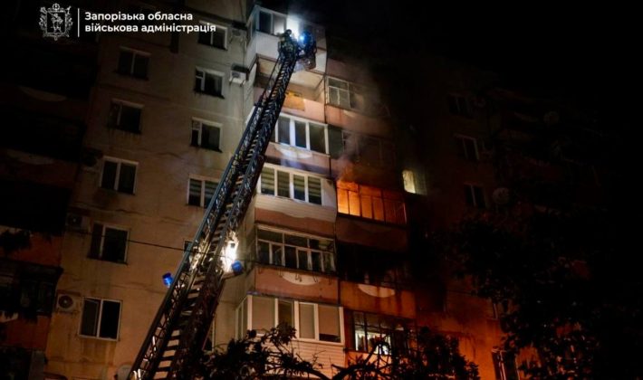 Россия ударила по жилому дому в Запорожье: что известно (ДОПОЛНЯЕТСЯ)