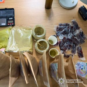 Мармелад із психотропами та кратом: у Запоріжжі накрили мережу кав’ярень, де продавали наркотики