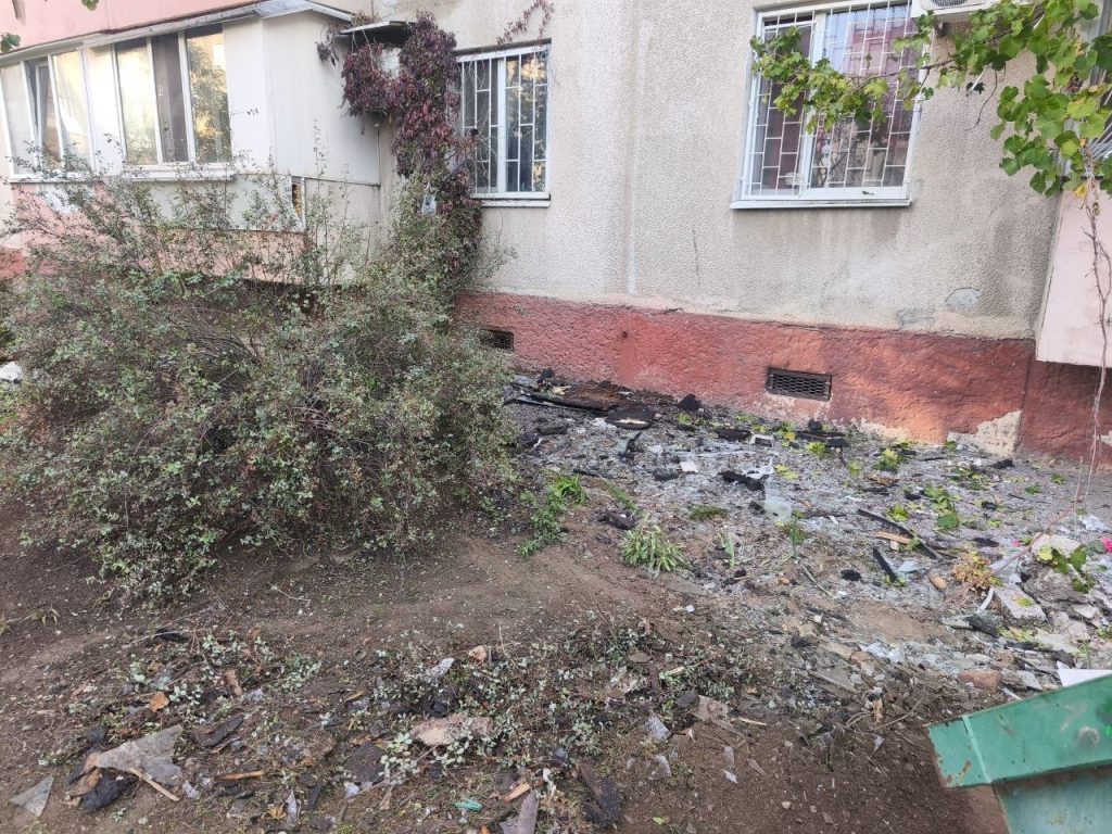 Последствия вечернего удара по Запорожью: в Космическом районе засорено более 50 кв. м земель