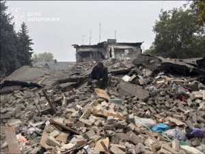 Утренний обстрел Запорожья: разрушен подъезд, есть погибшие (ОБНОВЛЯЕТСЯ)