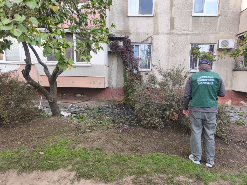 Последствия вечернего удара по Запорожью: в Космическом районе засорено более 50 кв. м земель