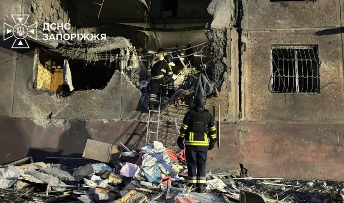 Наслідки російської атаки по Запоріжжю, 10 жовтня 2026 року. Фото: ДСНС Запоріжжя