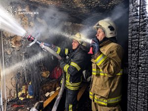 У Запоріжжі під час пожежі у квартирі загинули двоє людей (ФОТО)