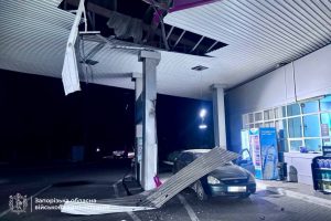 Россияне атаковали АЗС в Запорожье: есть раненые