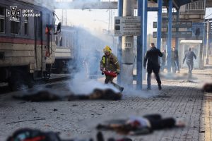 13 погибших: россияне атаковали поезд Днепр – Запорожье (ФОТО)