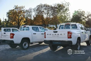 Сім пікапів для Запоріжжя: хто отримав нові автівки